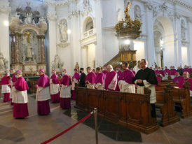 Abschlussvesper der Bischofskonferenz mit Spendung des Bonifatiussegens (Foto: Karl-Franz Thiede)